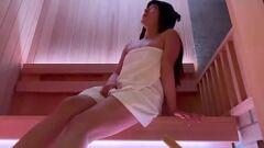 Reproduzir Entrando em uma sauna onsen japonês privado com uma garota asiática fofa - sem censura