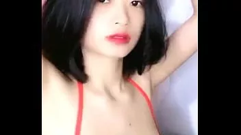 play Em gái d thng، 2 qu vú to l hàng