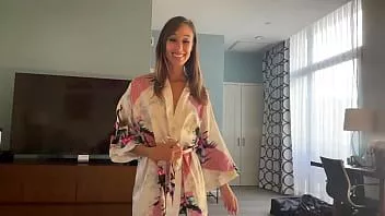 play Love hot asian christy love scopa un fan con il suo corpo stretto - pov sborra sulle tette