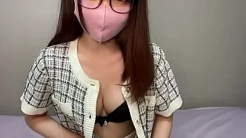 play 白ギャルのセットアップで乳首いじりが止まらない…