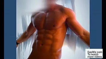 Putar Kontrol cum dengan pria berotot dan atletis yang saya temui di gym