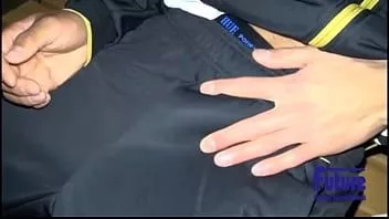 Redare Lucrurile încep să se întâmple noaptea într-un parc... în iarbă unde nu e nimeni altcineva... pătrundere în fund, până la capăt!