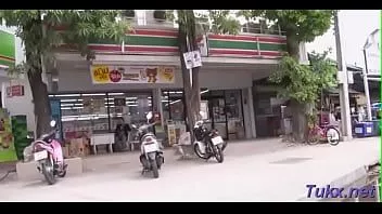 play Seks aç oryantal genç kadın pai böyle bir oral seks ile sürtük gibi görünüyor