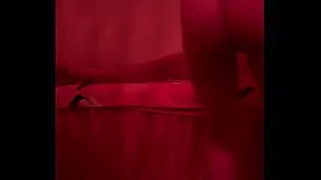 Afspelen Aziatische spinner slaat massage over. haar mond kan mijn pik niet aan, maar haar kutje maakt het goed.