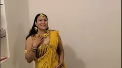 play Dirty Talk der dünnen asiatischen Frau in der vollen Sudhh Desi Romance -Episode