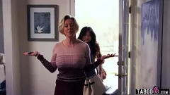 play Milf Dee Williams bate e fode adolescente asiático lulu chu