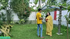 Afspelen Desi Bhabhi's eerste keer ruwe seks met een jonge jongen!