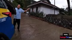 Afspelen Hete amateur Aziatische tiener vriendin geeft ongelooflijke pijpbeurt en wordt op z'n hondjes geneukt in een Thais hotel