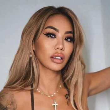 قناة Victoria Liu